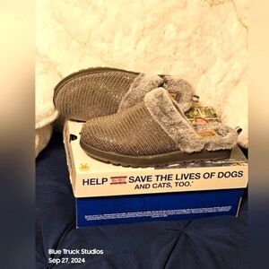 Bobs from Skechers Dream Ninja Slippers Charcoal Size 9 New in Box NWT Sparkly